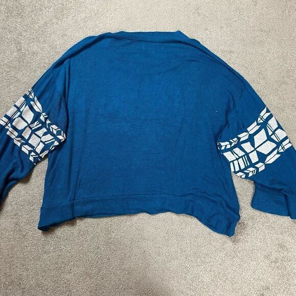 NWOT WildFox Women’s Small Blue Knit Screen Print Oversized Sweater Puff Sleeves - Picture 3 of 4
